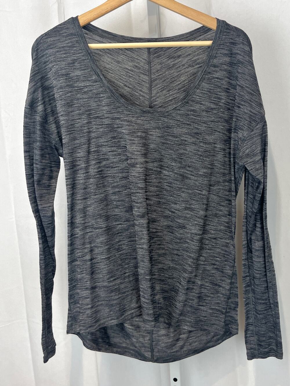 LULULEMON Meant To Move Long Sleeve Top Scoop Neck Heathered Gray Black EST 6 8
